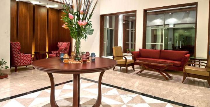 The Golden Plaza Hotel Панчкула Екстер'єр фото