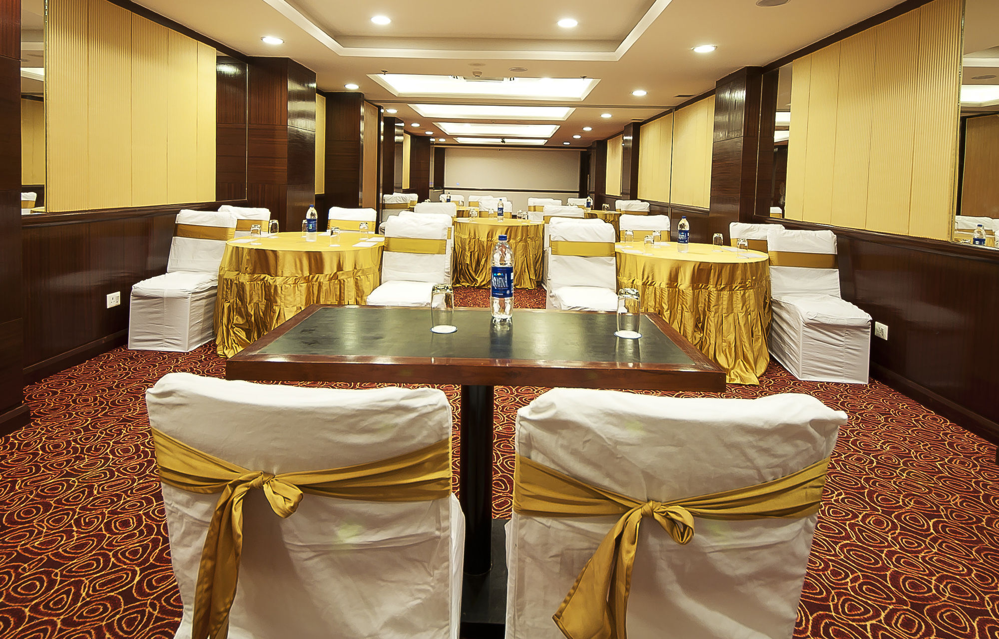 The Golden Plaza Hotel Панчкула Екстер'єр фото